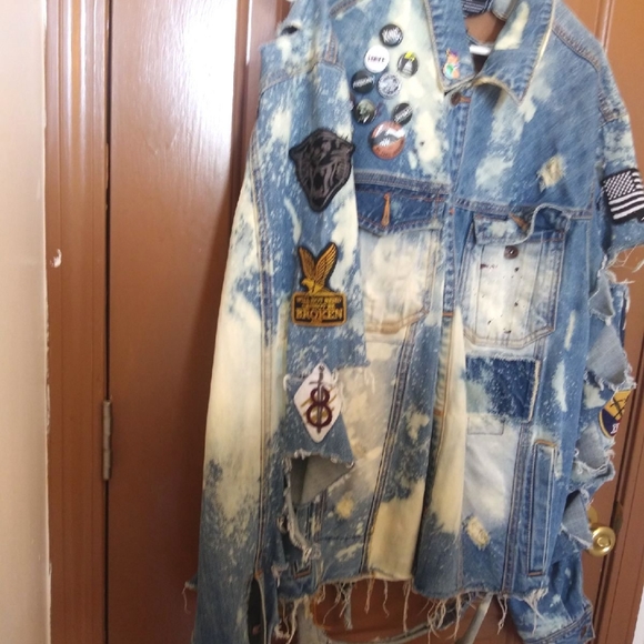 Denim jacket - Picture 3 of 4